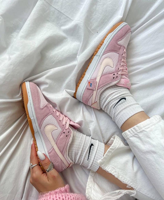 NKE DUNK PINKY