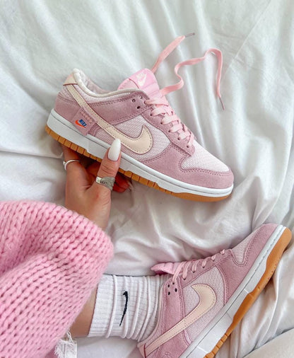 NKE DUNK PINKY