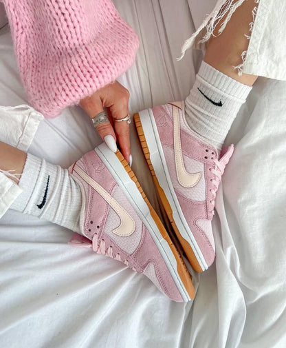 NKE DUNK PINKY